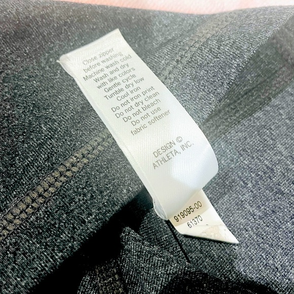 ✨🩶 ATHLETA Flare Pant 🩶✨ - Picture 6 of 6